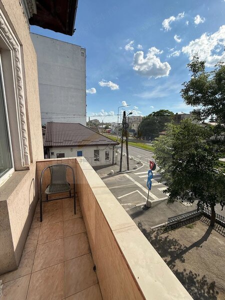 Metrou Eroii Revolutiei, apartament 3 camere de inchiriat, vila interbelica.